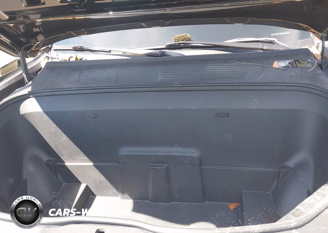 2022 Rivian R1T Launch Edition VIN:7FCTGAAL3NN001820 - 10