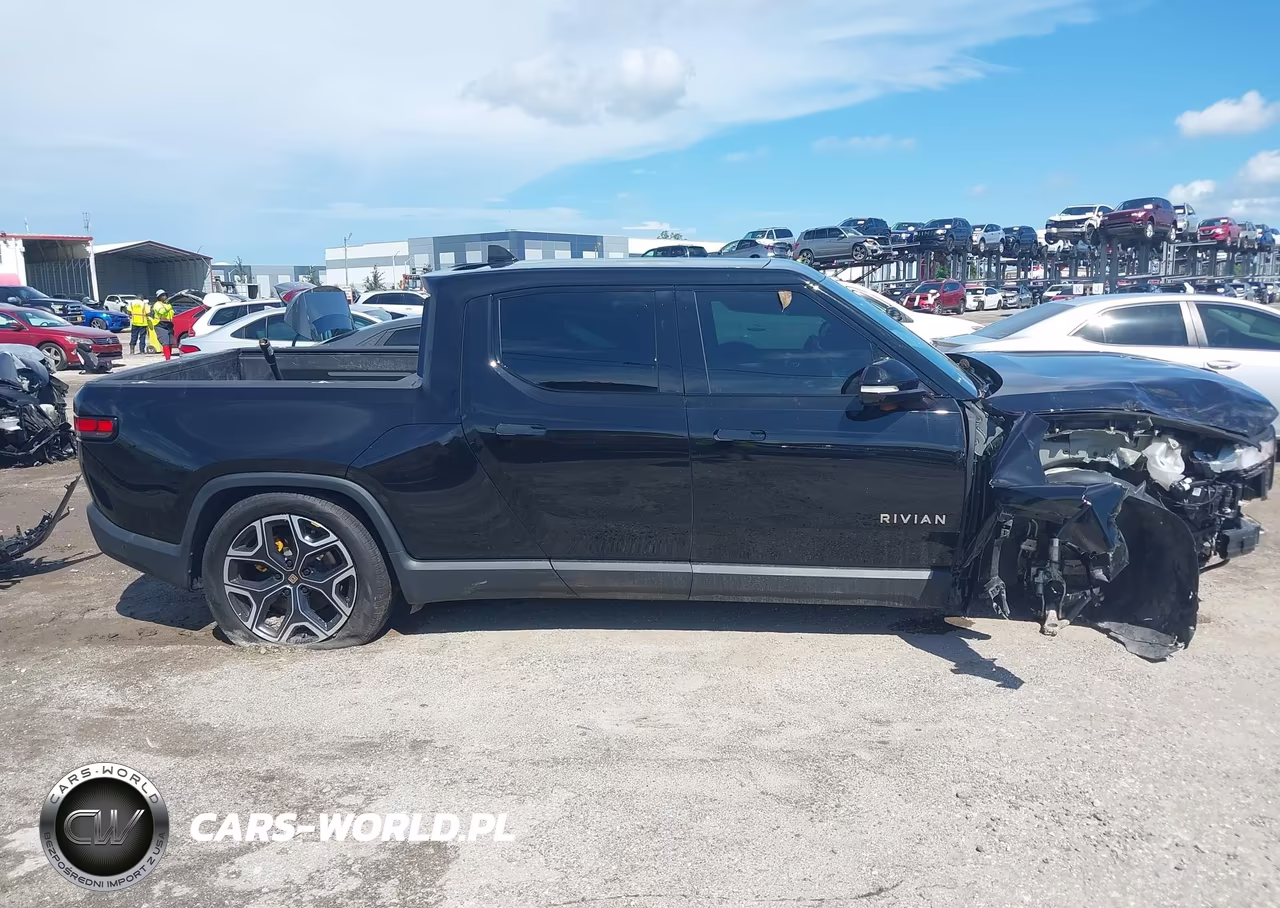 2022 Rivian R1T Launch Edition VIN:7FCTGAAL3NN001820 - 13