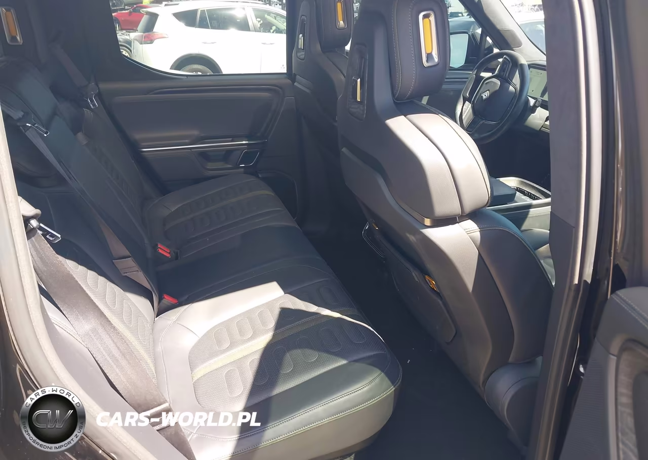 2022 Rivian R1T Launch Edition VIN:7FCTGAAL3NN001820 - 8
