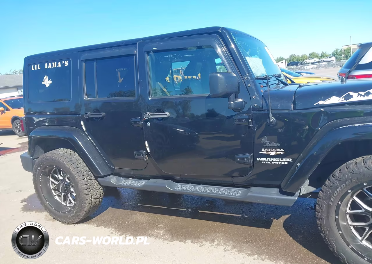2017 Jeep Wrangler Unlimited Sahara 4X4 VIN:1C4BJWEG5HL591869 - 13