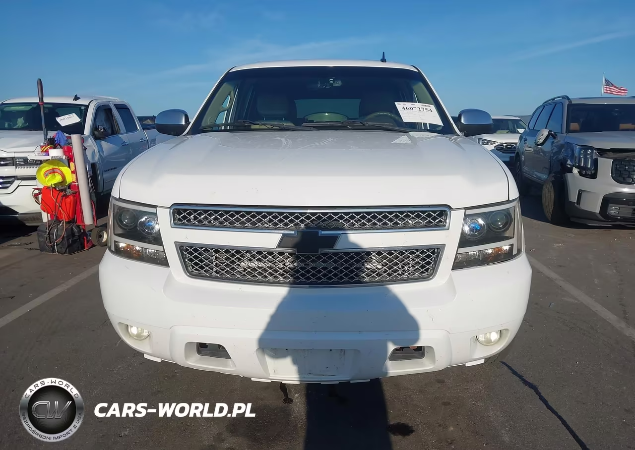 2011 Chevrolet Suburban Ltz VIN:1GNSCKE03BR228584 - 12