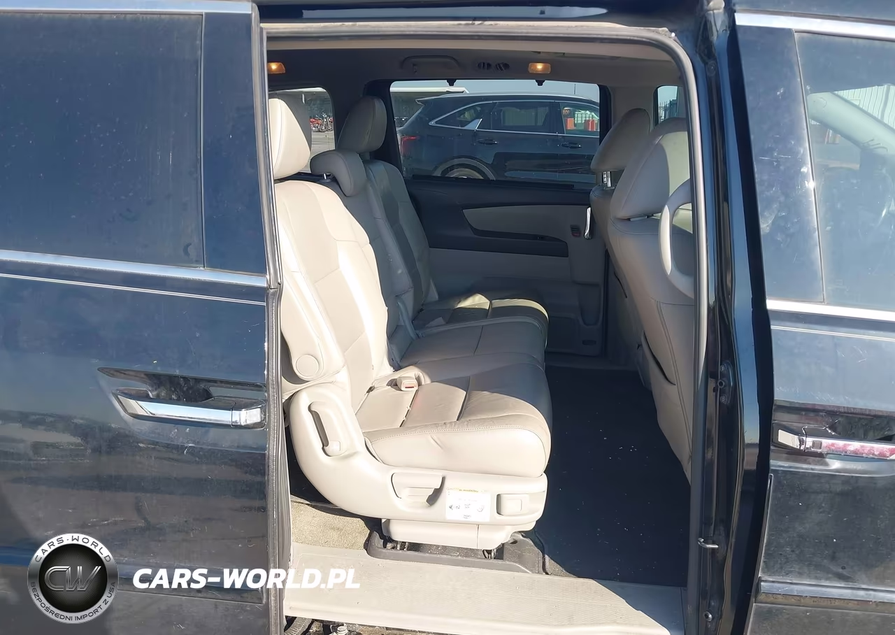 2015 Honda Odyssey Touring-Touring Elite VIN:5FNRL5H95FB008605 - 8