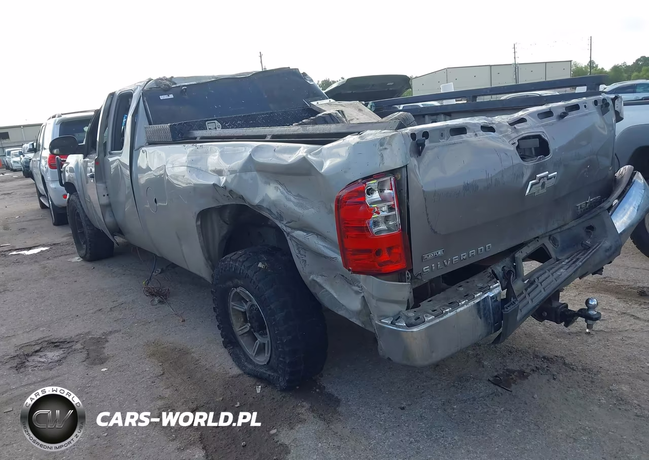 2008 Chevrolet Silverado 2500Hd Work Truck VIN:1GCHC29K68E208067 - 3