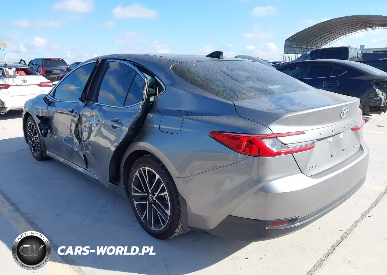 2025 Toyota Camry Xle VIN:4T1DAACK8SU548210 - 3