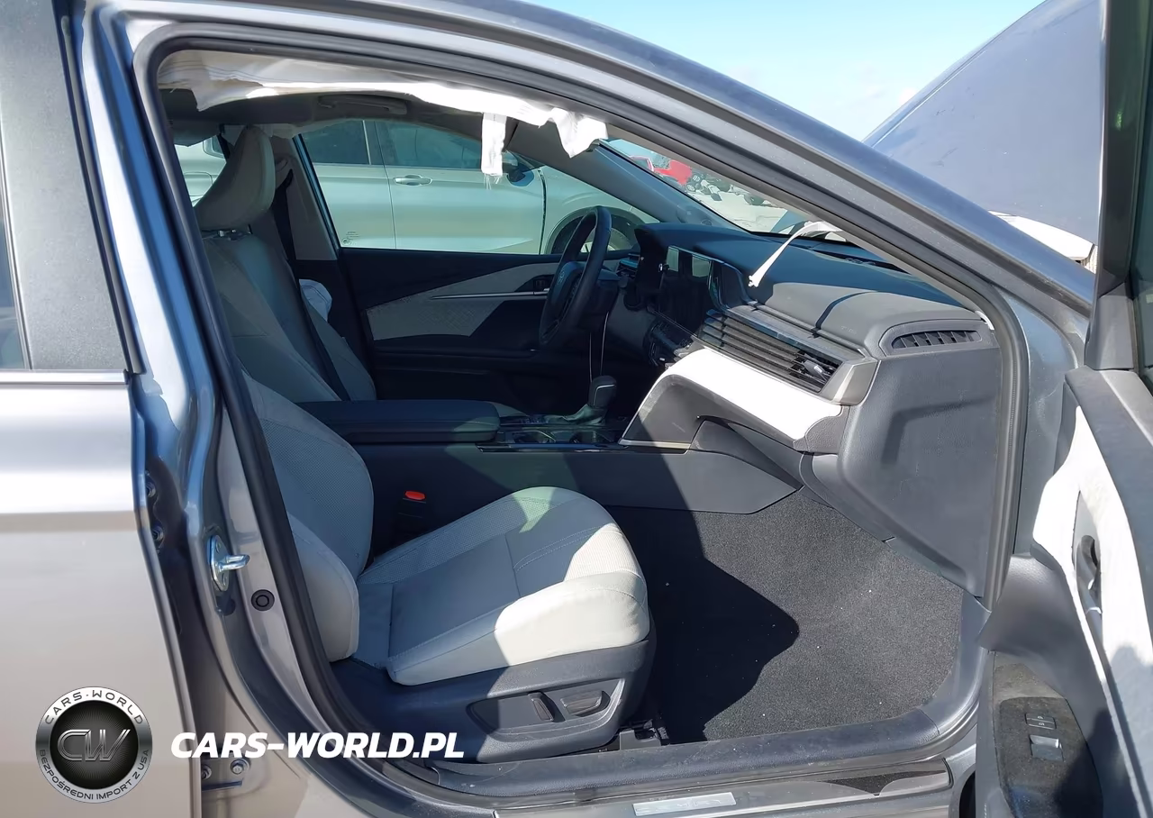 2025 Toyota Camry Xle VIN:4T1DAACK8SU548210 - 5