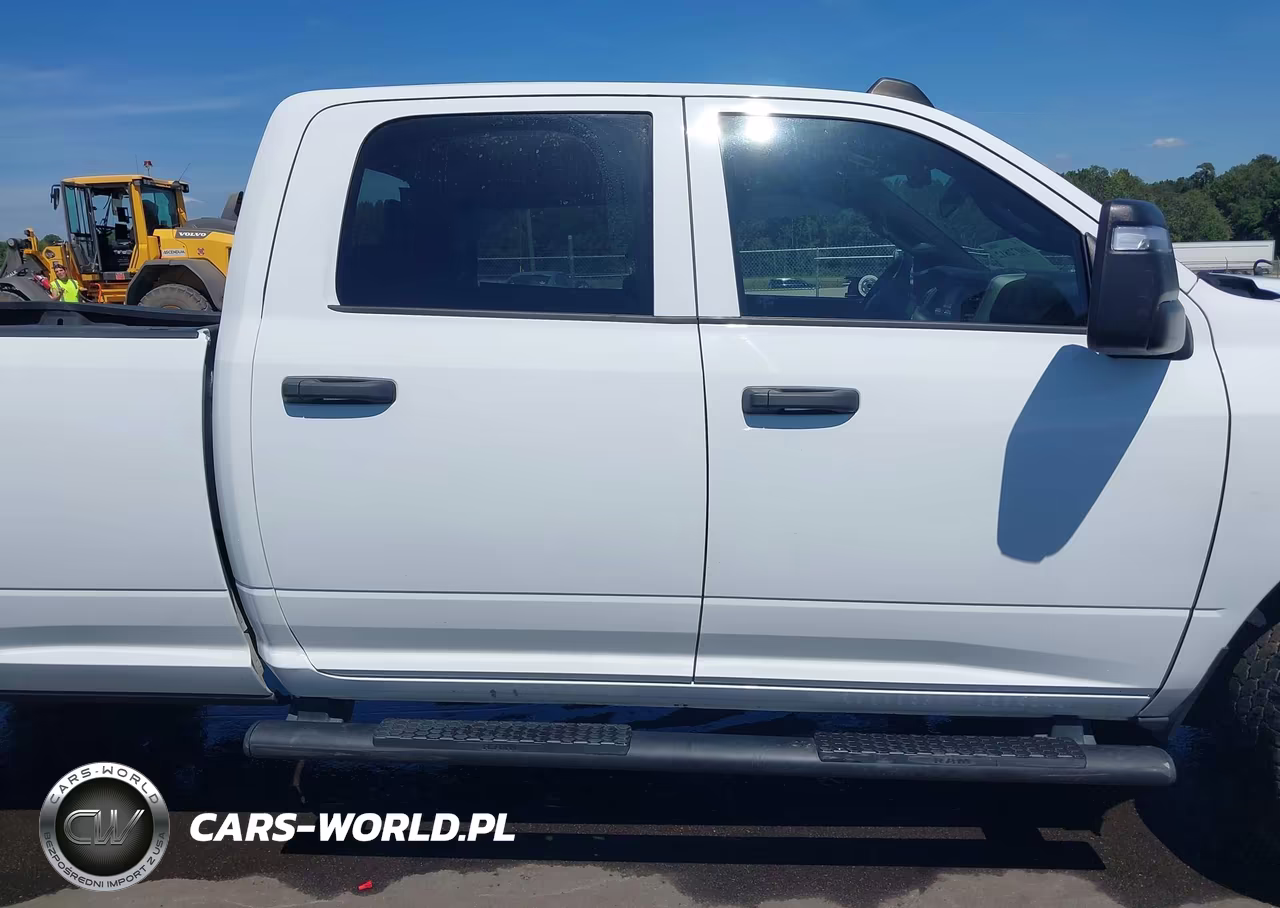 2023 Ram 2500 Tradesman 4X4 8' Box VIN:3C6UR5HJ1PG634416 - 13
