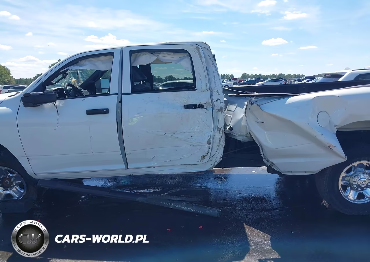 2023 Ram 2500 Tradesman 4X4 8' Box VIN:3C6UR5HJ1PG634416 - 14