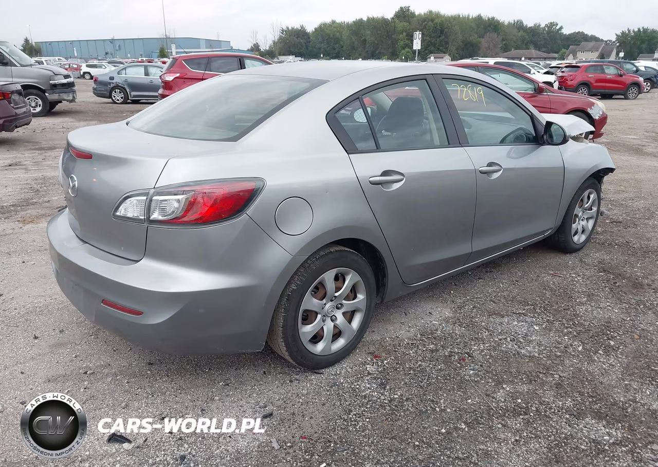 2012 Mazda Mazda3 I Sport VIN:JM1BL1UF1C1610931 - 4