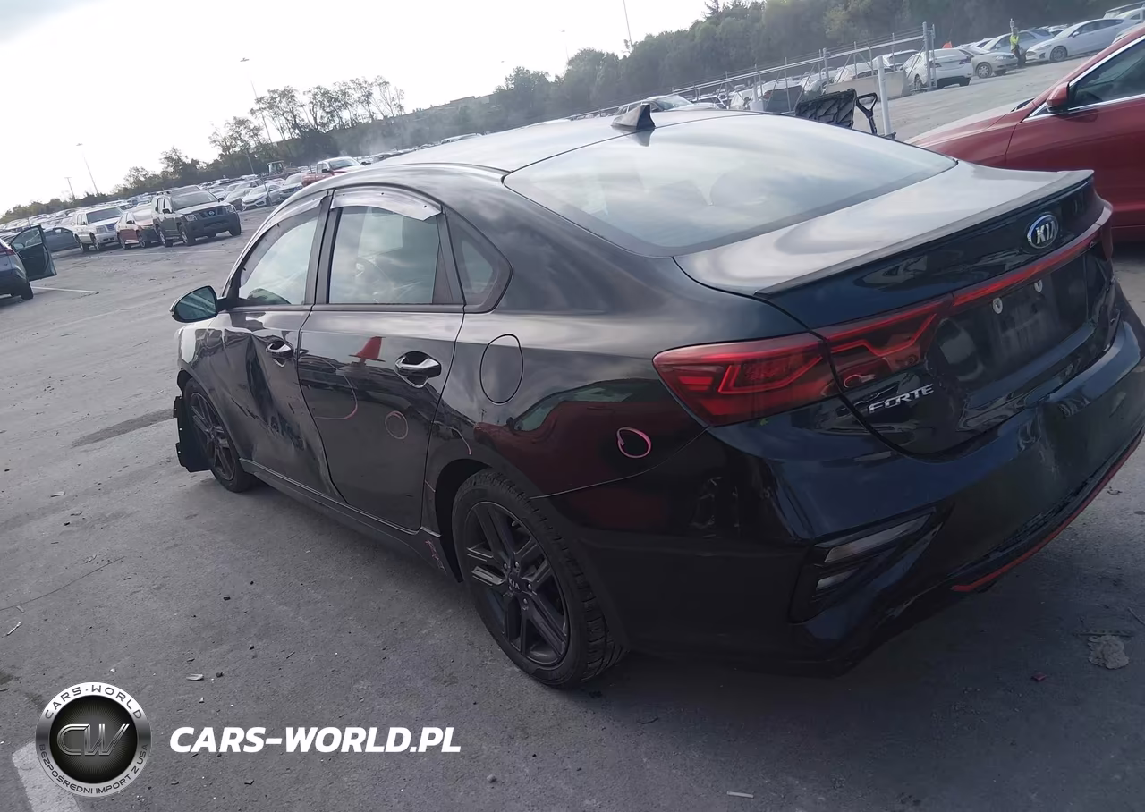 2020 Kia Forte Gt-Line VIN:3KPF34AD0LE240333 - 3