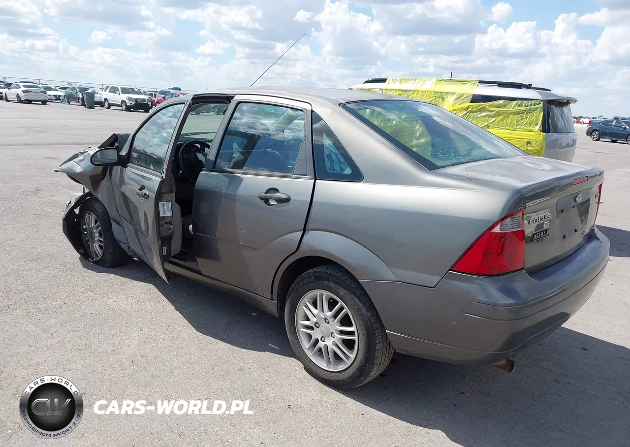 2005 Ford Focus Zx4 VIN:1FAFP34N55W122604 - 3