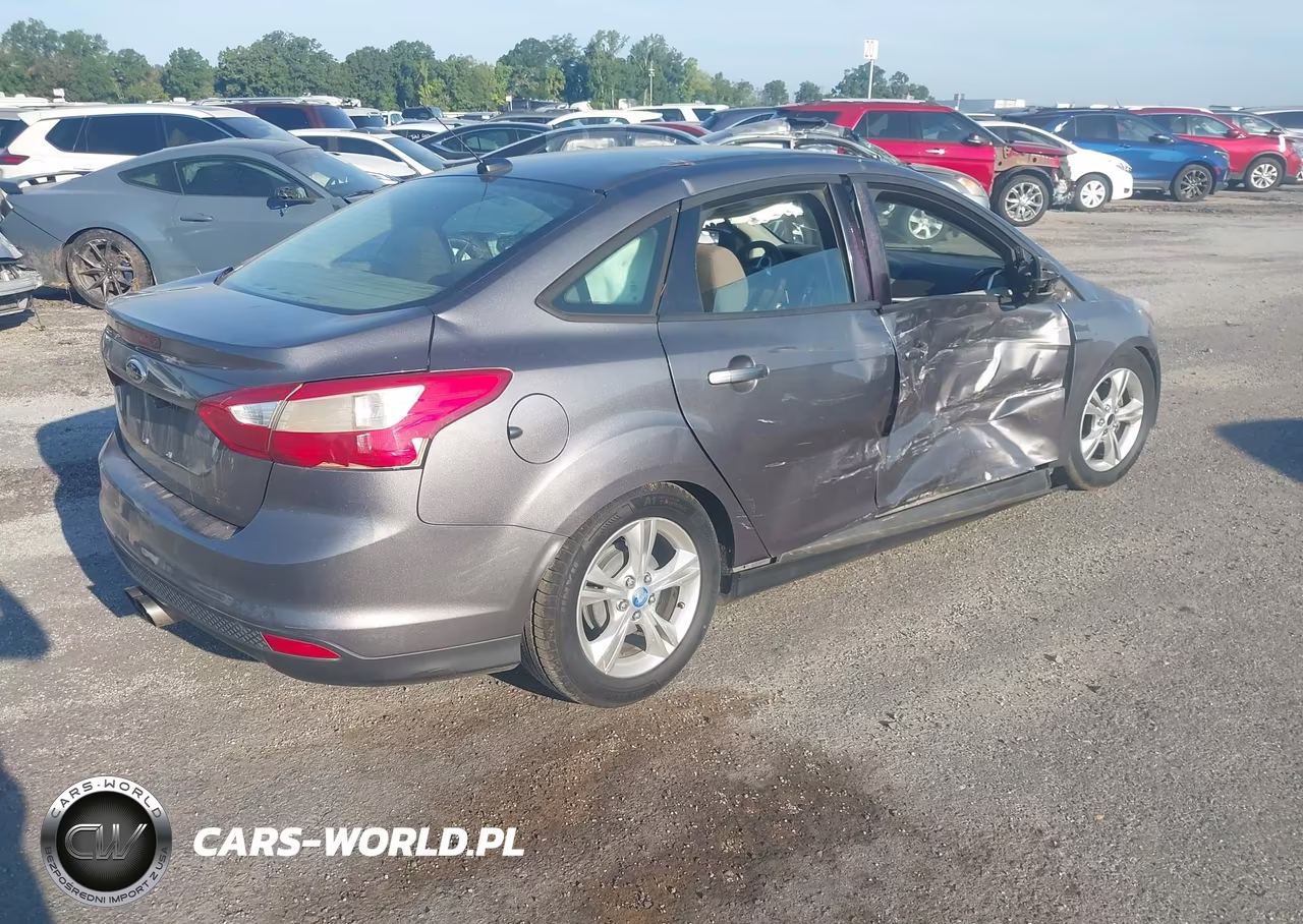 2013 Ford Focus Se VIN:1FADP3F27DL167599 - 4