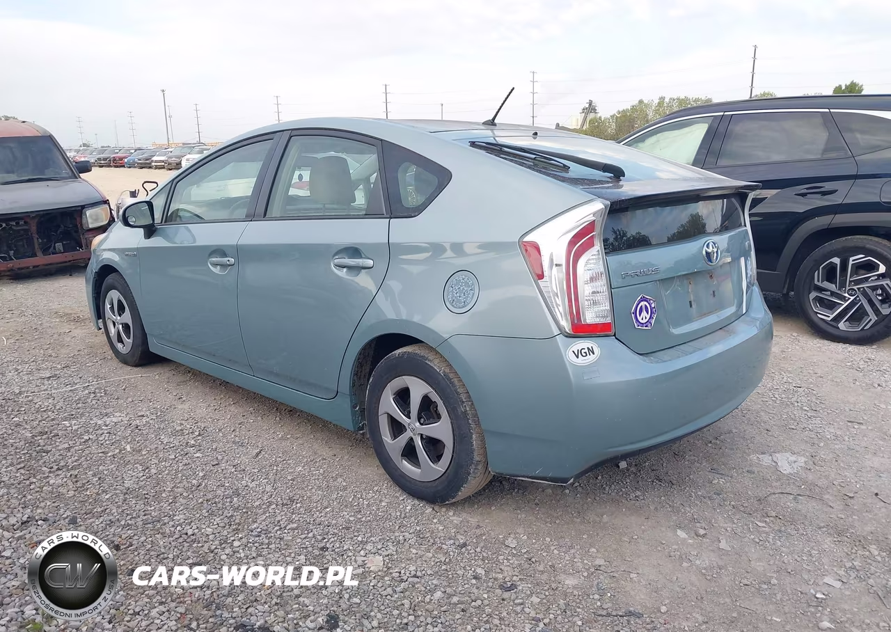 2013 Toyota Prius Two VIN:JTDKN3DU4D5592021 - 3