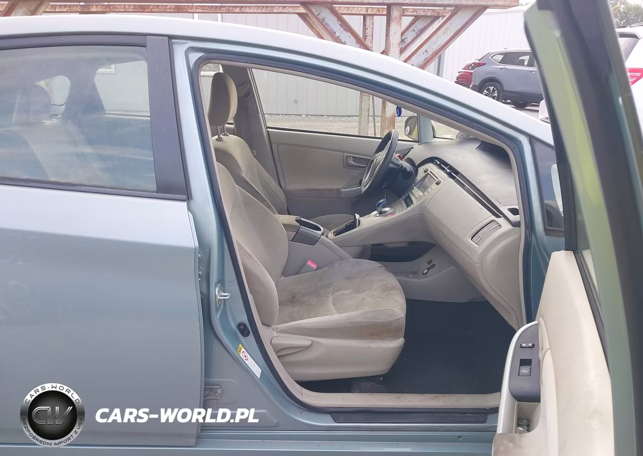 2013 Toyota Prius Two VIN:JTDKN3DU4D5592021 - 5