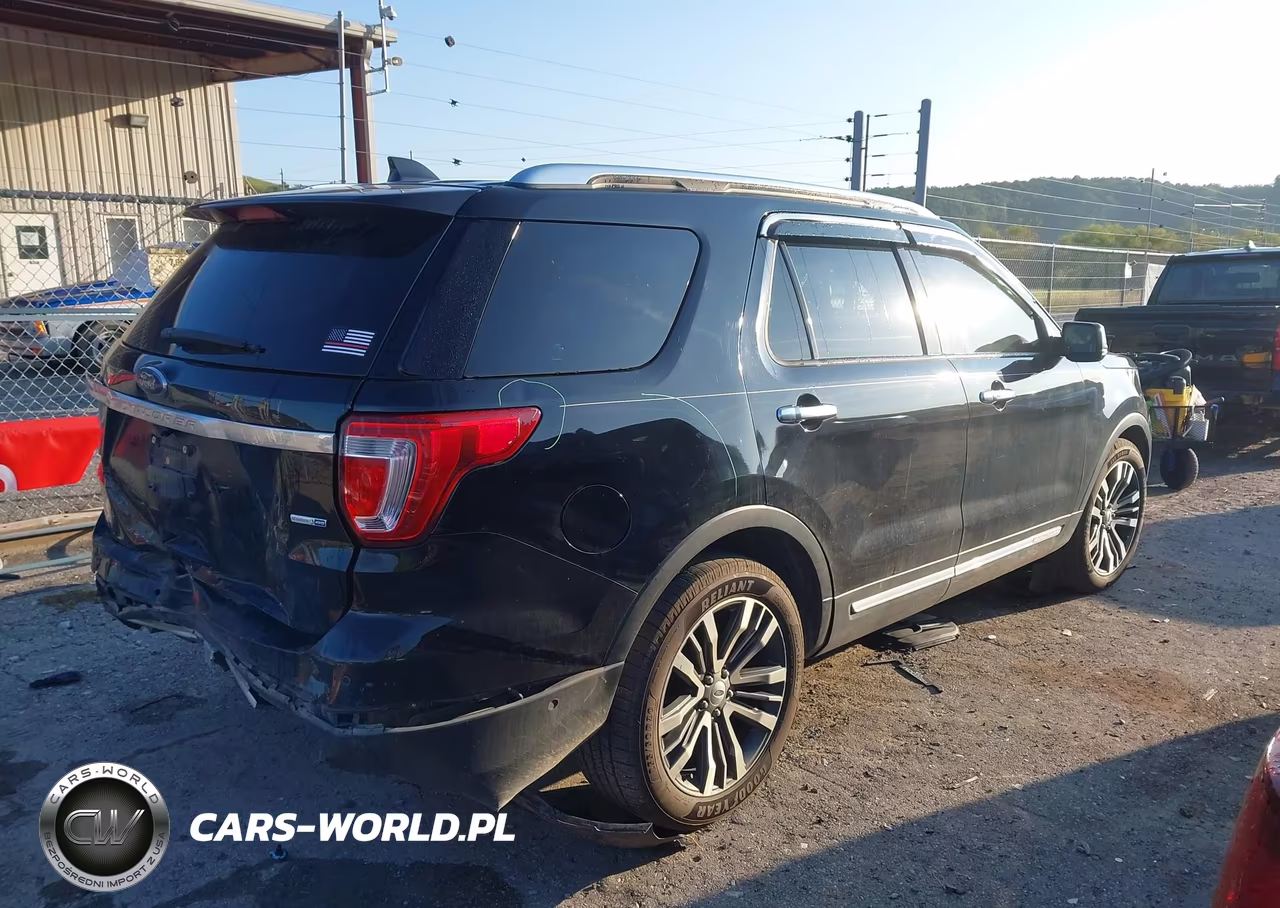 2017 Ford Explorer Platinum VIN:1FM5K8HT2HGE21102 - 4