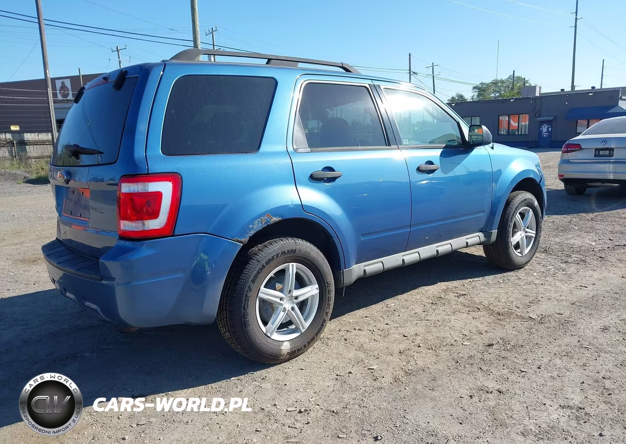 2009 Ford Escape Xlt VIN:1FMCU03719KB64879 - 4