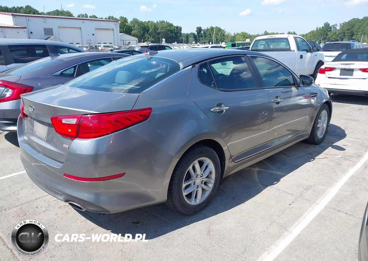 2015 Kia Optima Lx VIN:5XXGM4A7XFG417462 - 4