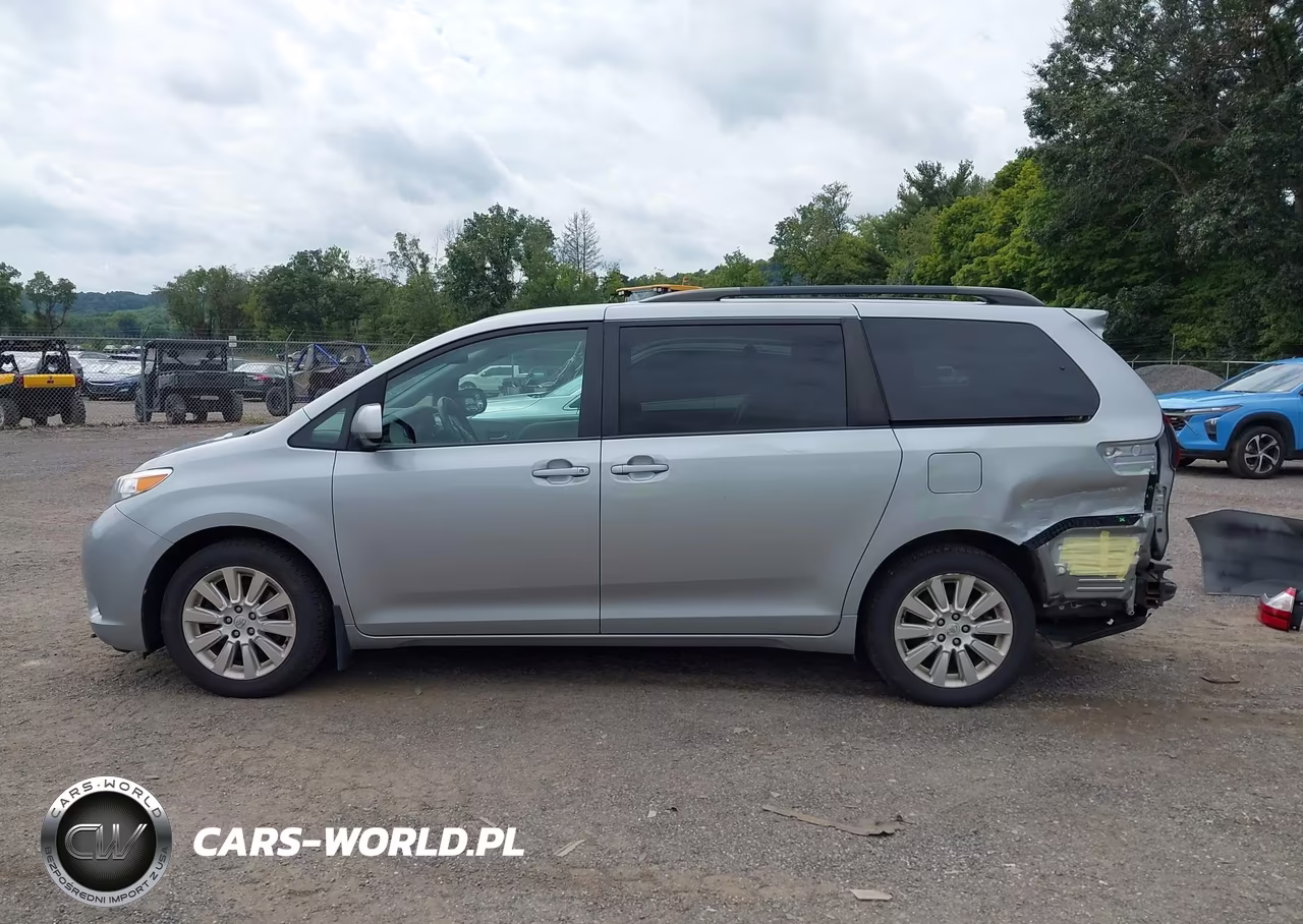2015 Toyota Sienna Le 7 Passenger VIN:5TDJK3DC8FS106156 - 15