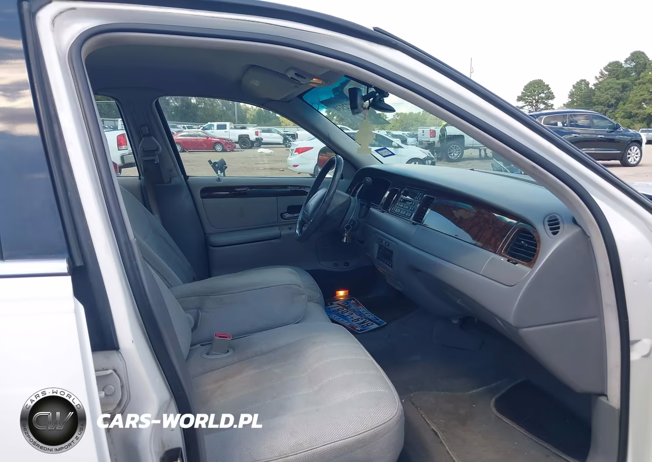 1998 Lincoln Town Car Executive VIN:1LNFM81W4WY625975 - 5