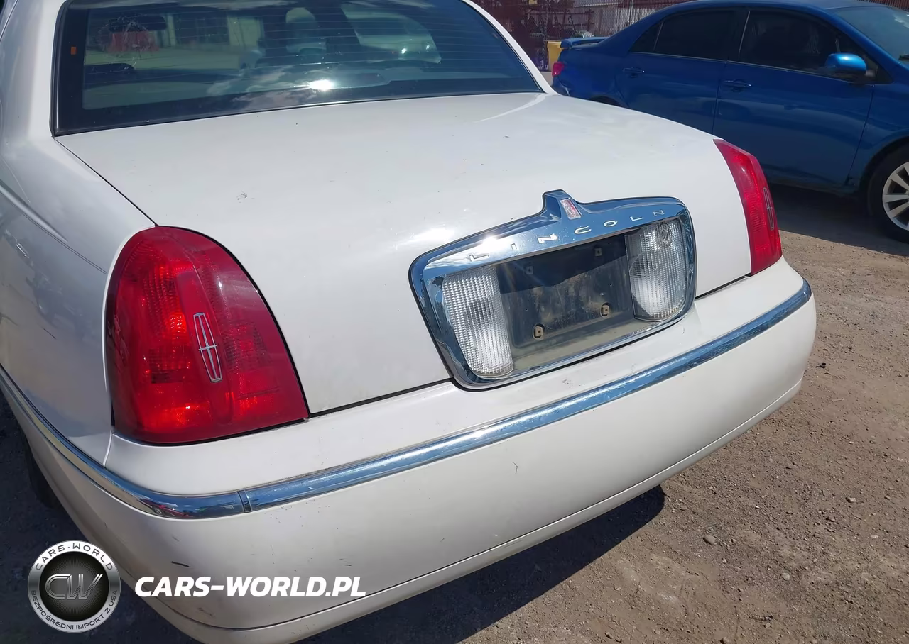 1998 Lincoln Town Car Executive VIN:1LNFM81W4WY625975 - 6