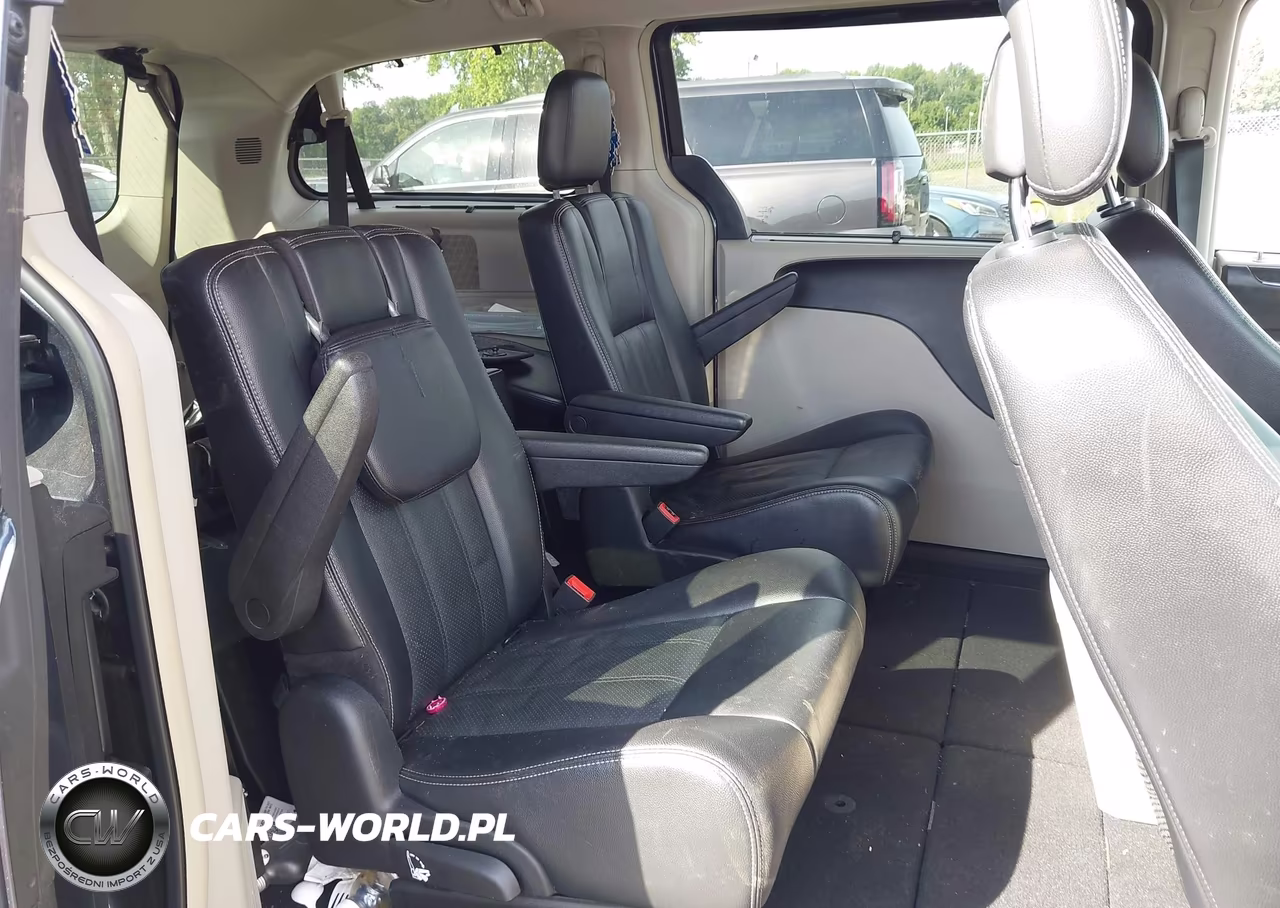 2014 Chrysler Town & Country Touring-L VIN:2C4RC1CG1ER108136 - 8