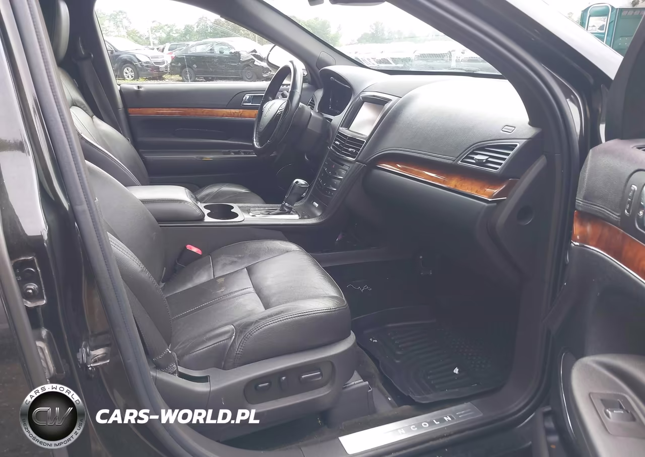 2015 Lincoln Mkt Livery VIN:2LMHJ5NK3FBL04647 - 5