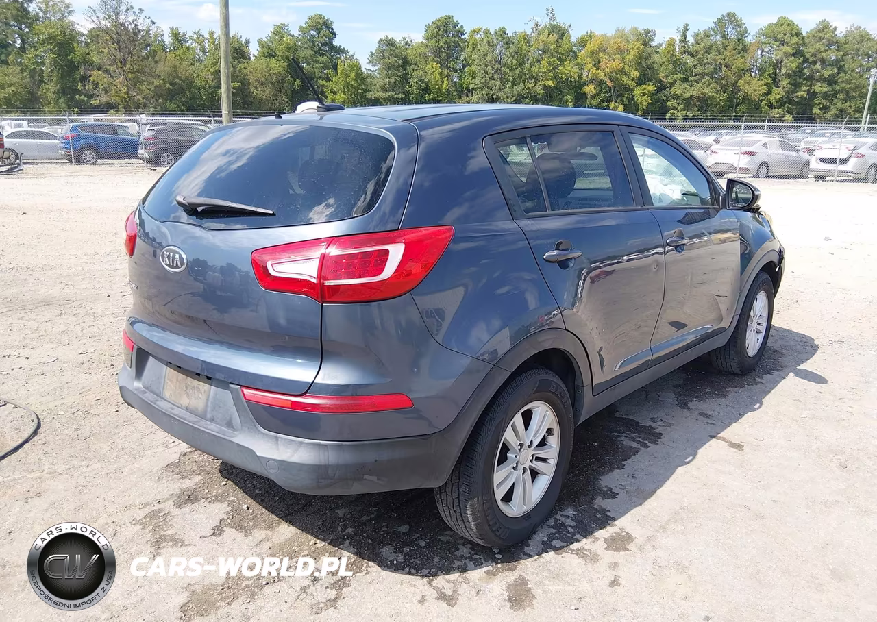 2011 Kia Sportage Lx VIN:KNDPB3A23B7015371 - 4