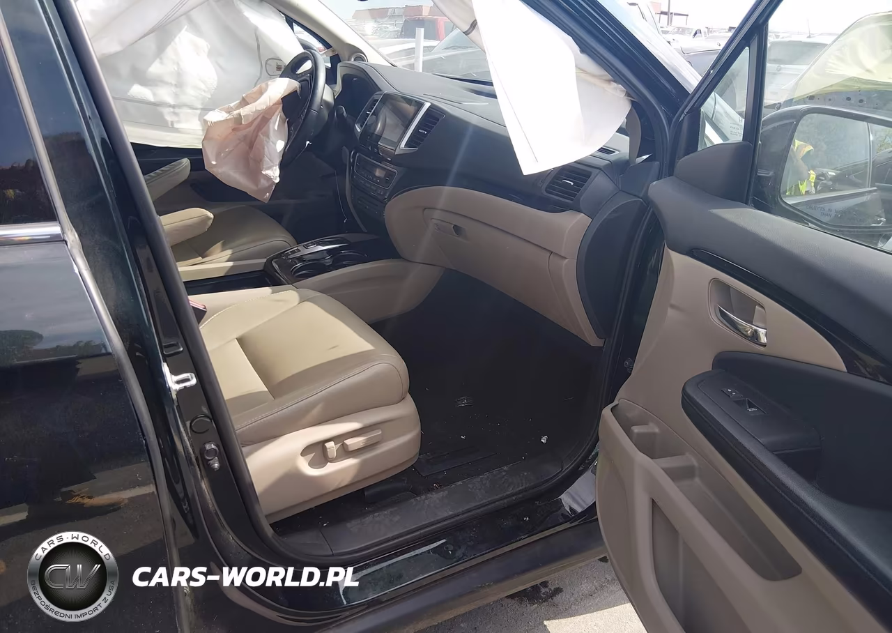 2017 Honda Pilot Touring VIN:5FNYF6H95HB035797 - 5