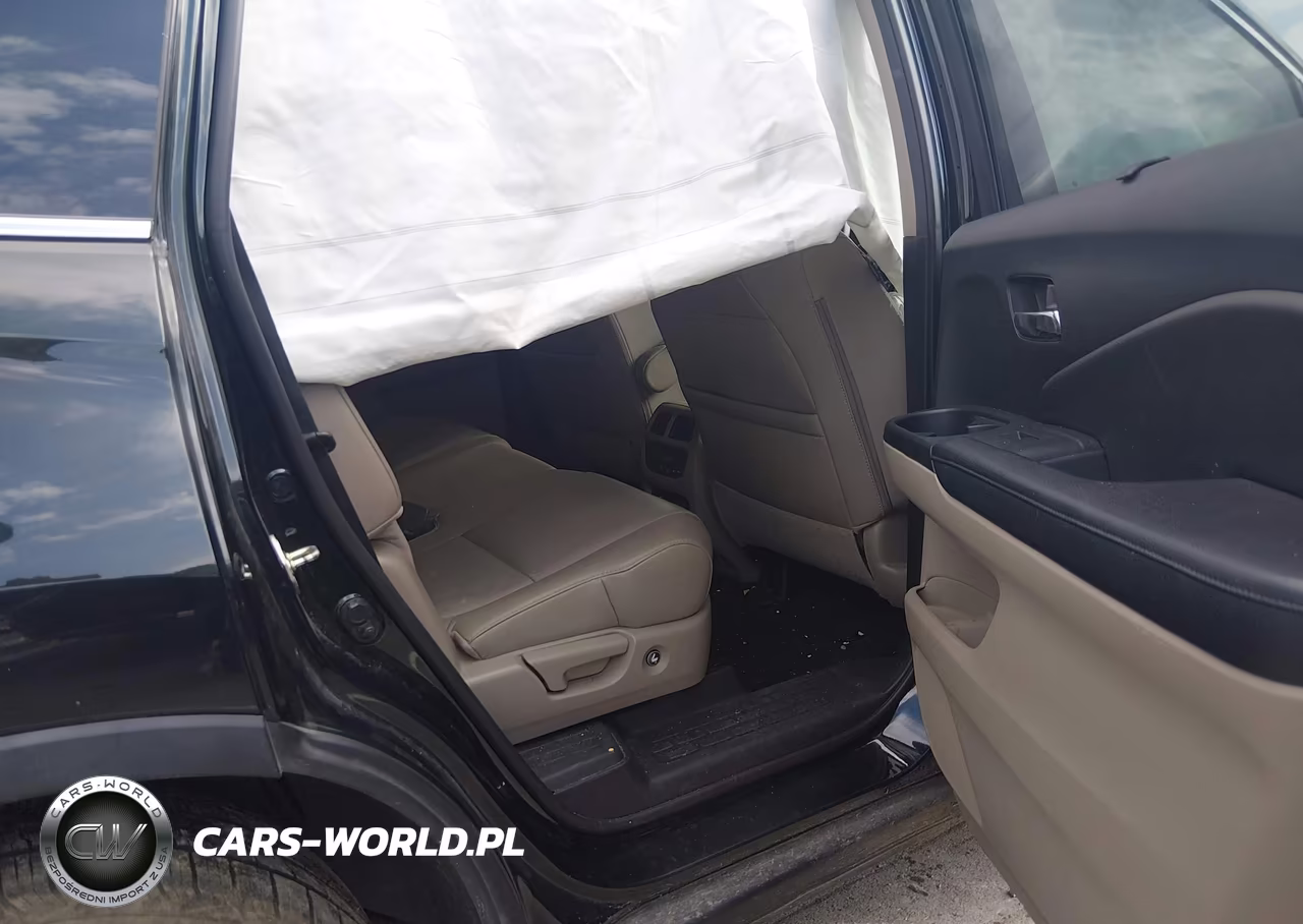 2017 Honda Pilot Touring VIN:5FNYF6H95HB035797 - 8