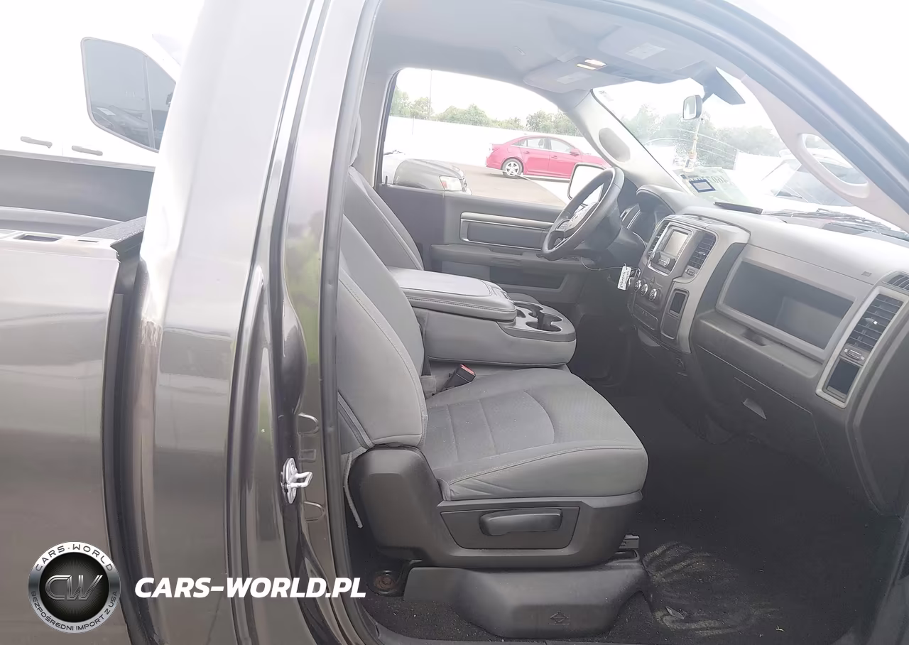2018 Ram 1500 Express 4X2 6'4 Box VIN:3C6JR6AG0JG154396 - 5