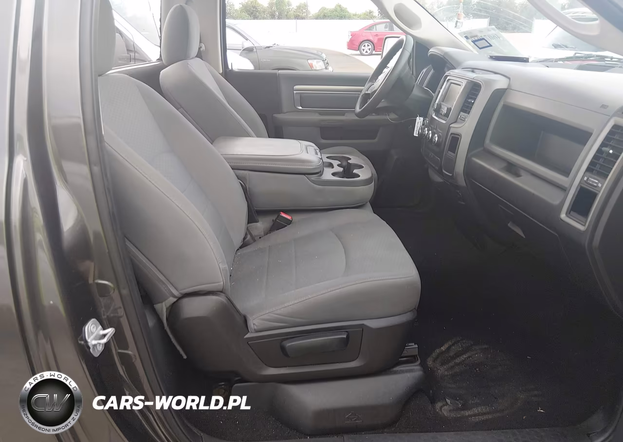 2018 Ram 1500 Express 4X2 6'4 Box VIN:3C6JR6AG0JG154396 - 8