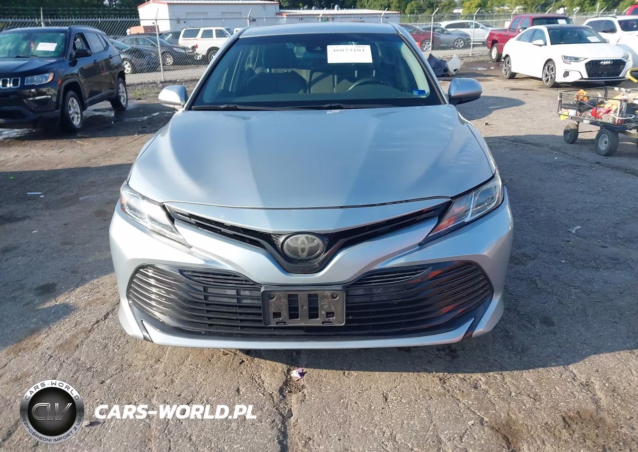 2018 Toyota Camry Le VIN:4T1B11HK6JU103222 - 12