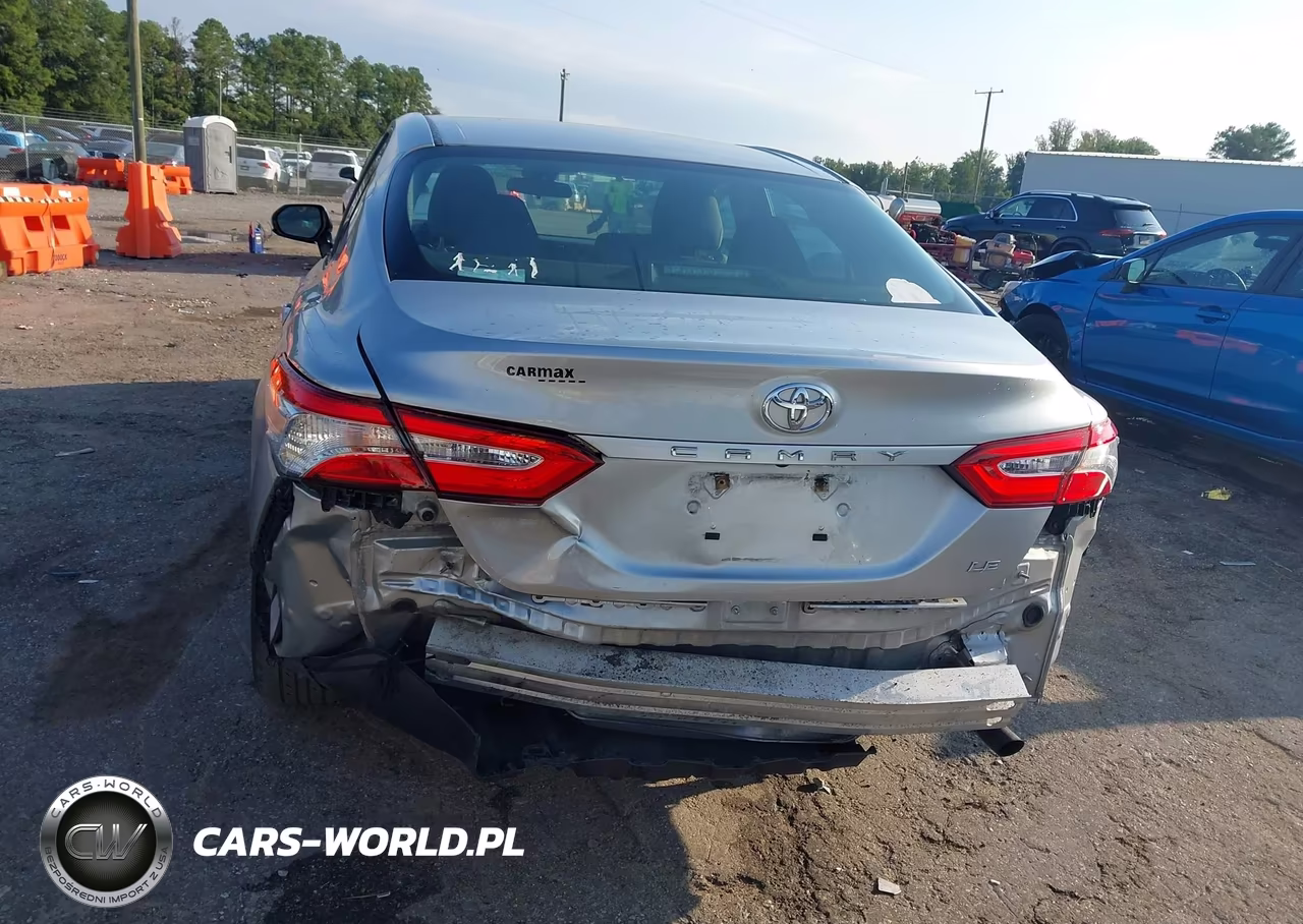 2018 Toyota Camry Le VIN:4T1B11HK6JU103222 - 16