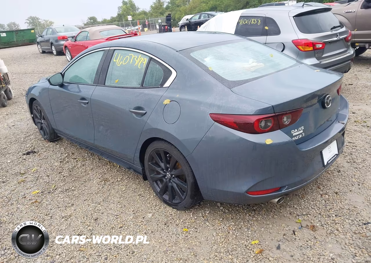 2022 Mazda Mazda3 Carbon Edition VIN:3MZBPACL6NM302054 - 3