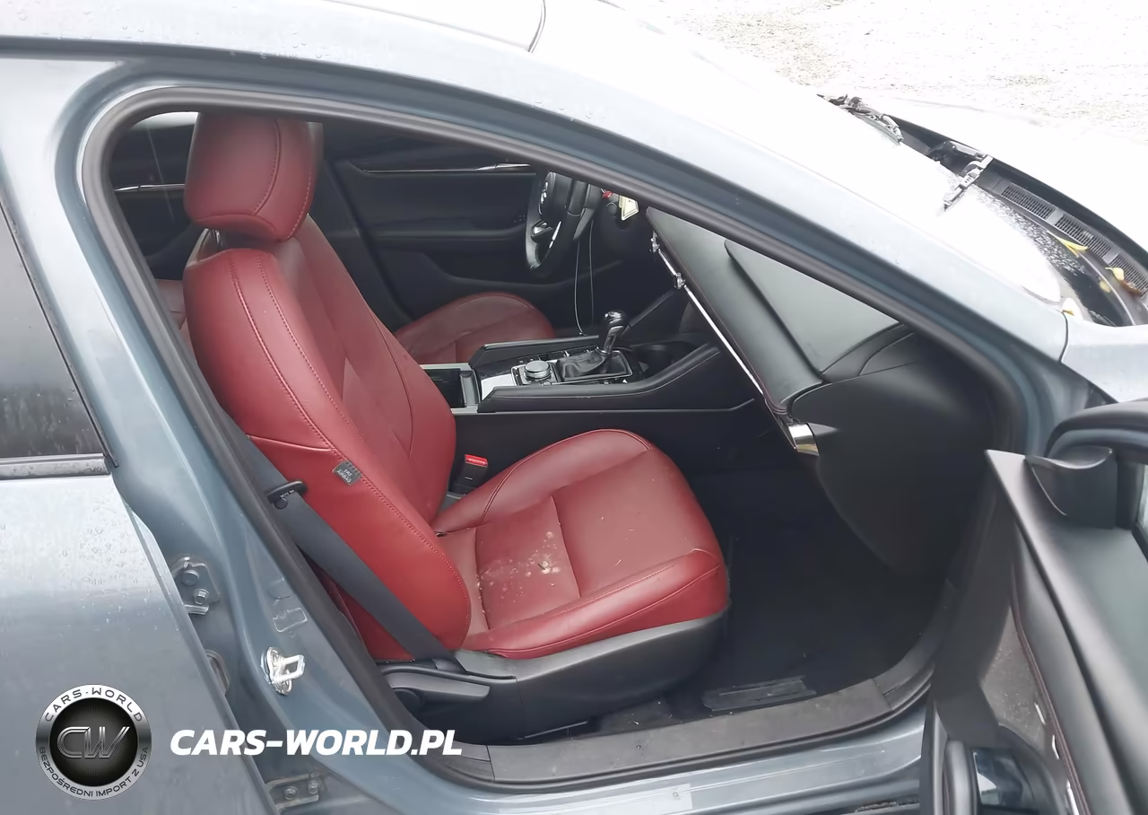 2022 Mazda Mazda3 Carbon Edition VIN:3MZBPACL6NM302054 - 5
