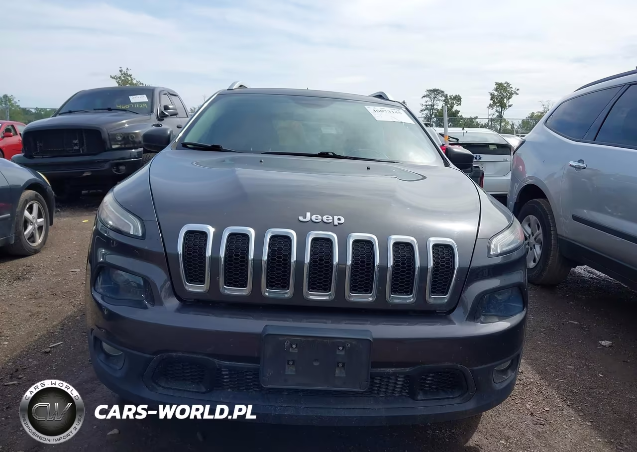 2015 Jeep Cherokee Latitude VIN:1C4PJMCS4FW686713 - 13