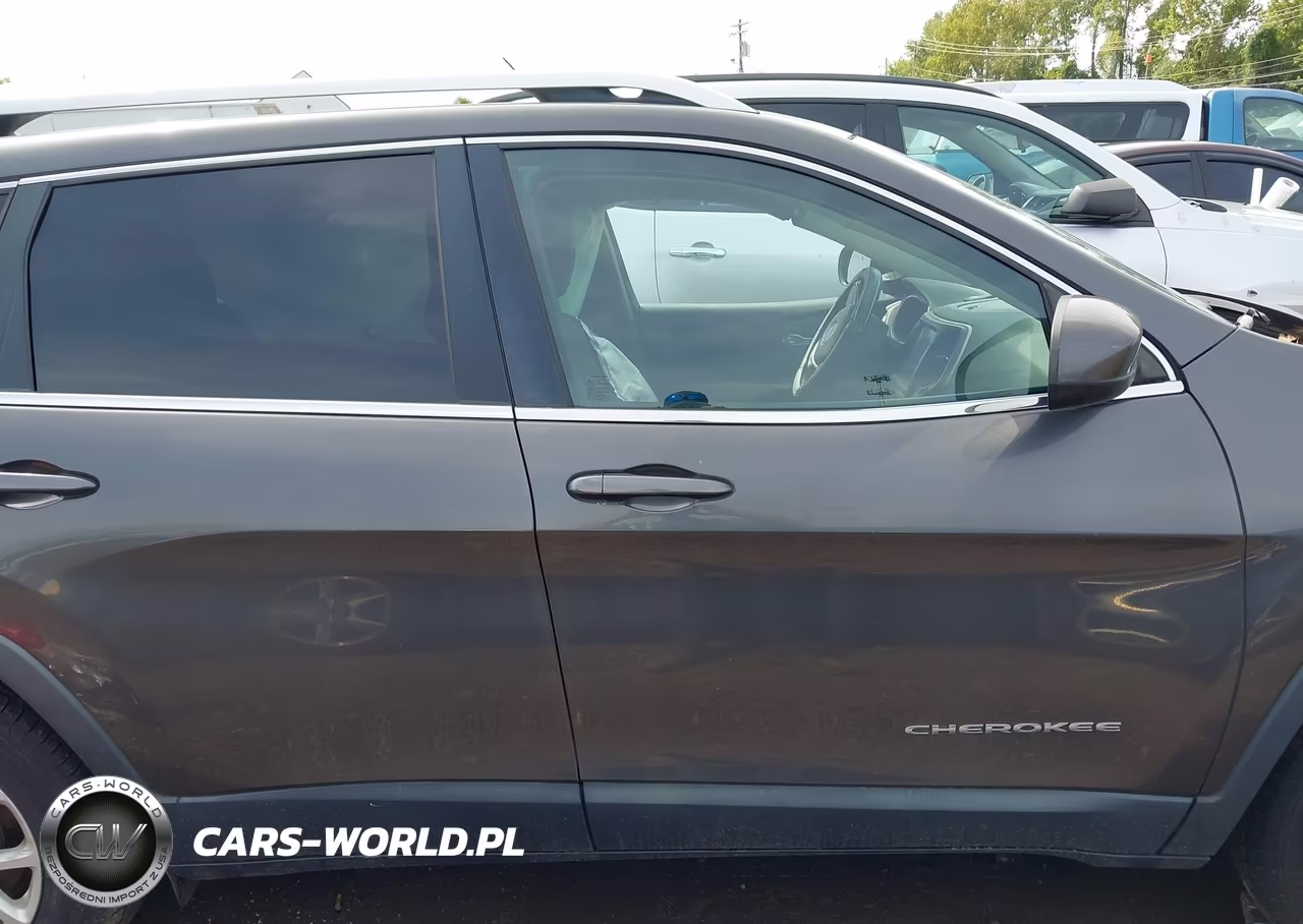 2015 Jeep Cherokee Latitude VIN:1C4PJMCS4FW686713 - 14