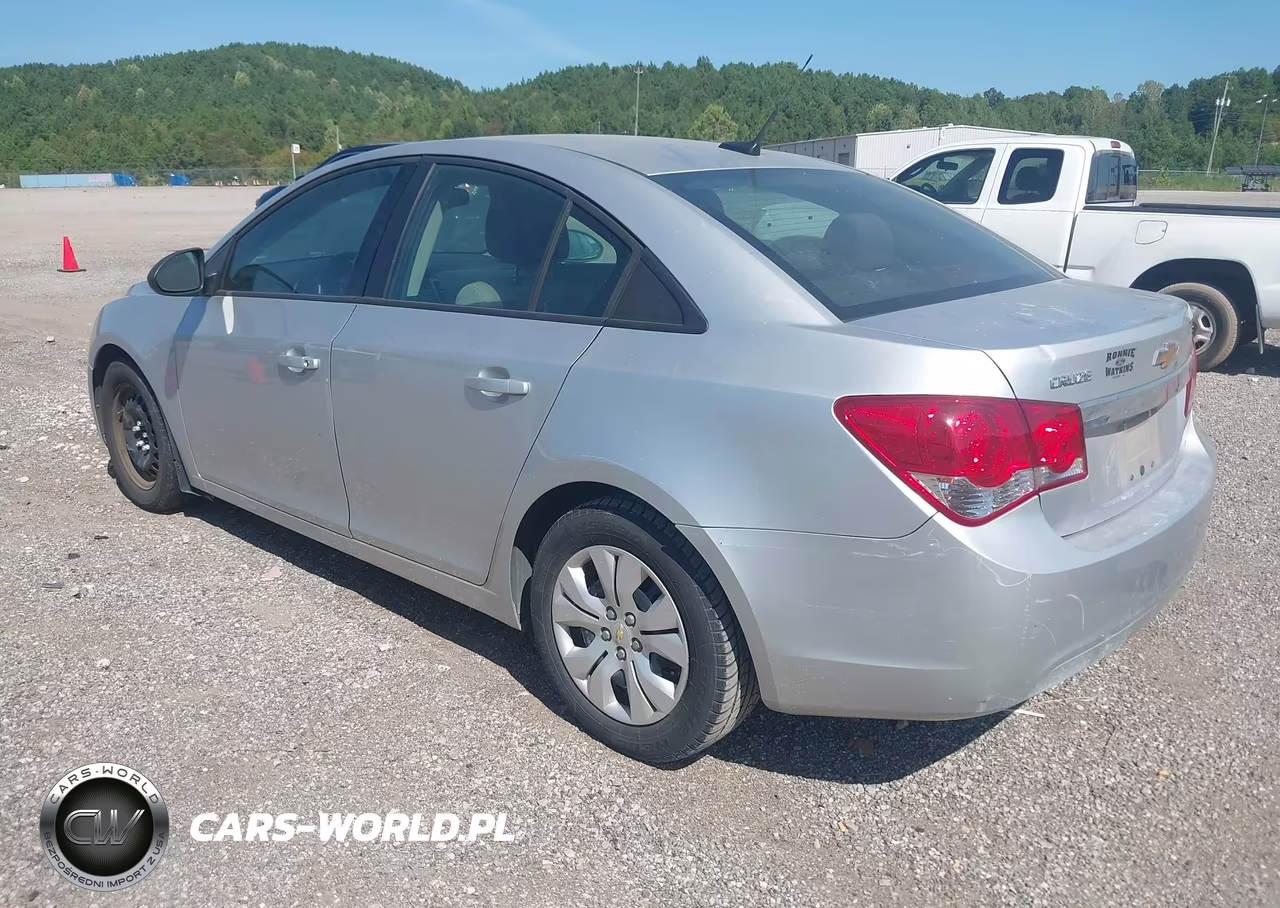 2014 Chevrolet Cruze Ls Auto VIN:1G1PA5SH4E7132942 - 3