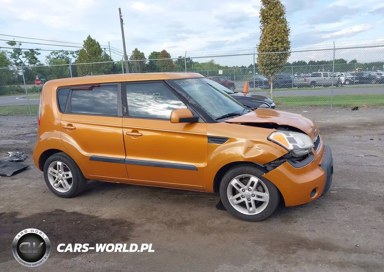 2011 Kia Soul + VIN:KNDJT2A2XB7319293 - 13