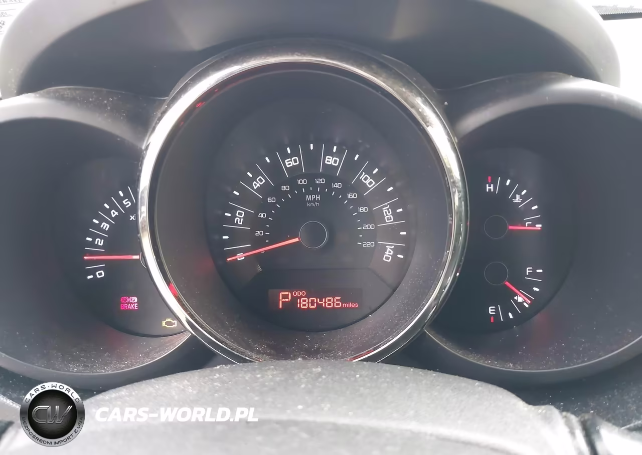 2011 Kia Soul + VIN:KNDJT2A2XB7319293 - 7