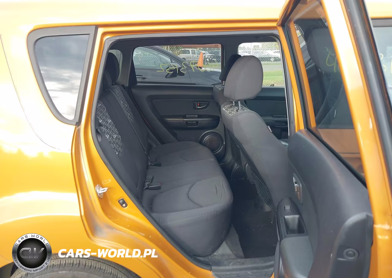 2011 Kia Soul + VIN:KNDJT2A2XB7319293 - 8