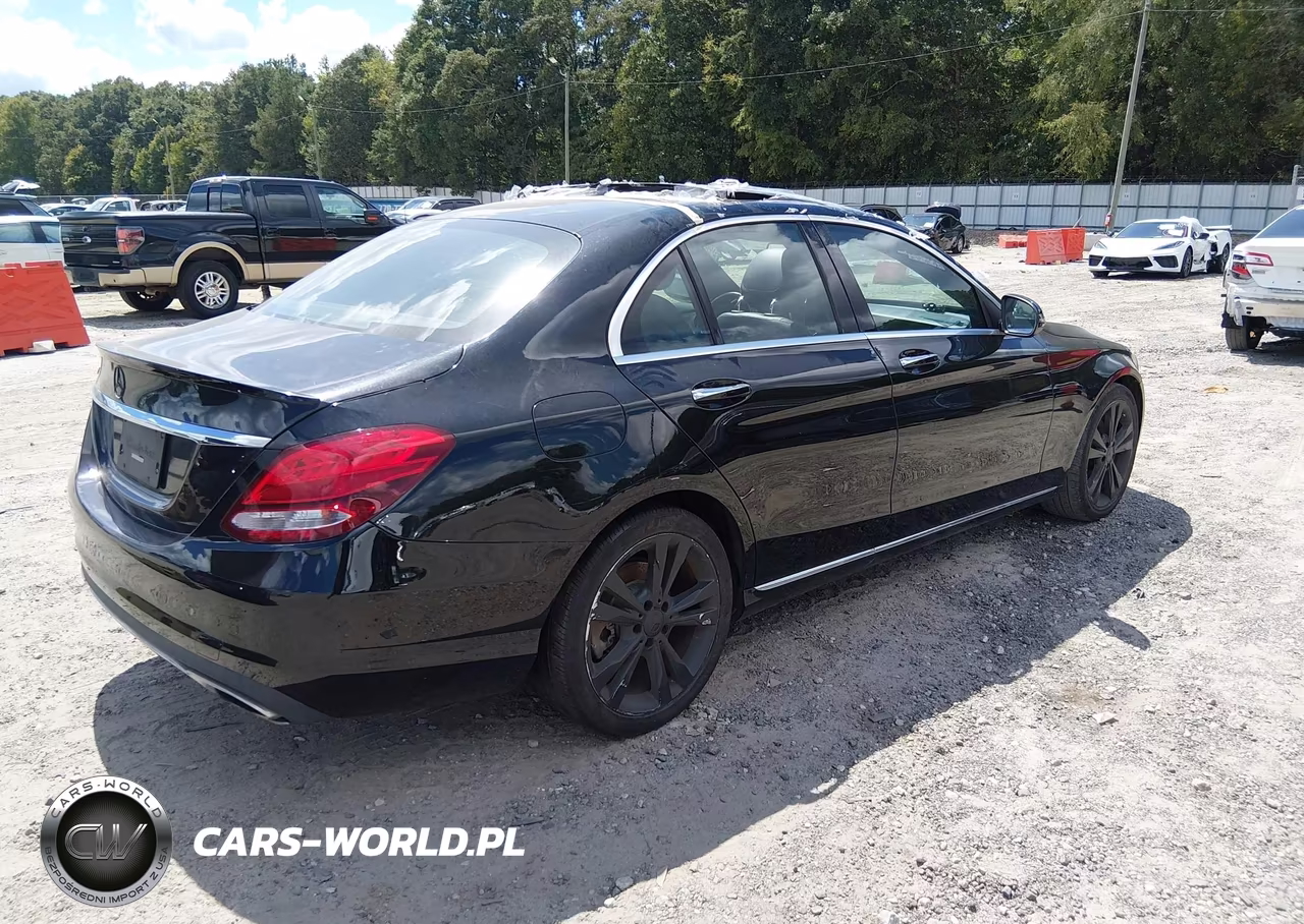 2018 Mercedes-Benz C 300 VIN:55SWF4JB1JU243723 - 4