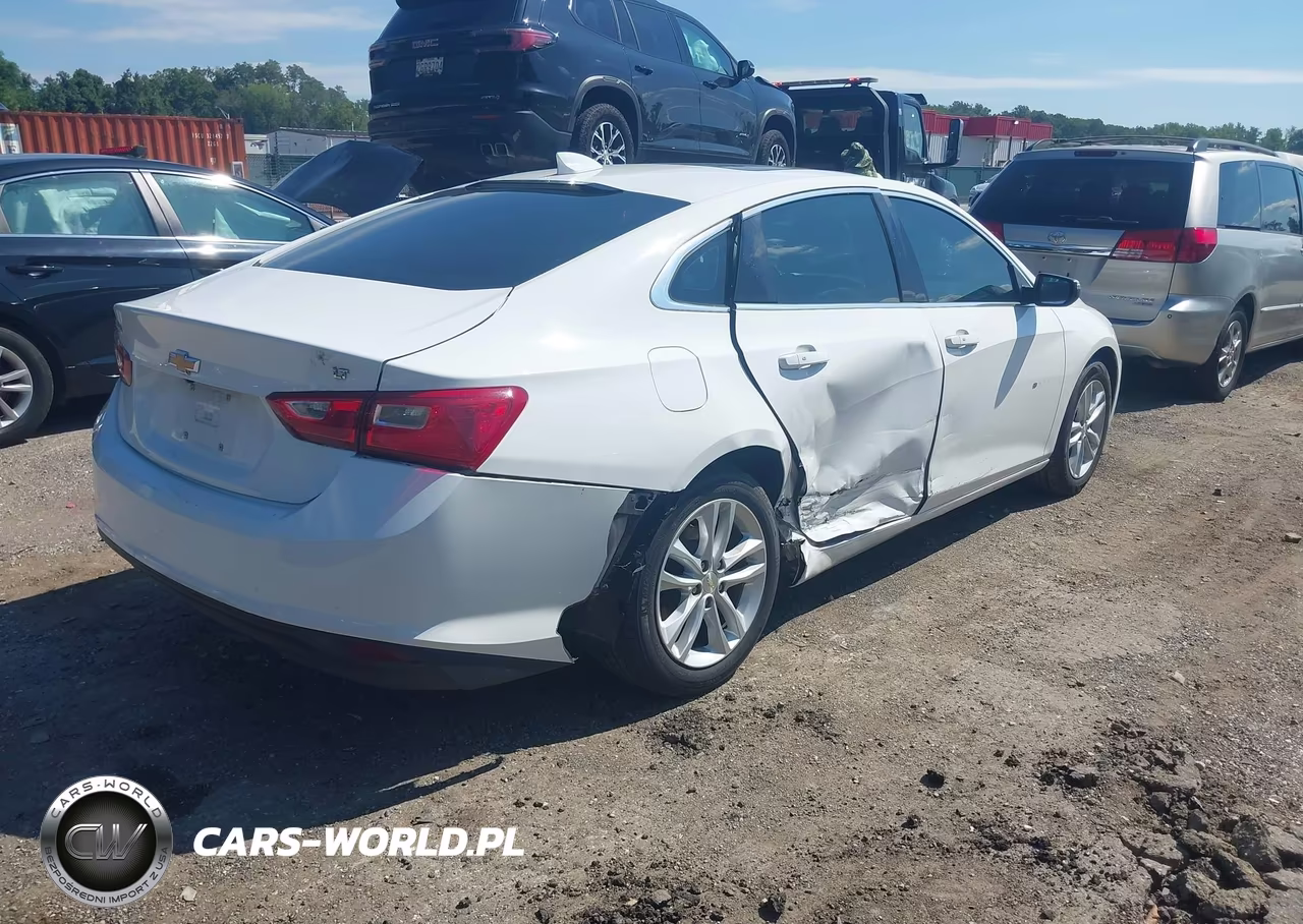 2018 Chevrolet Malibu Lt VIN:1G1ZD5ST9JF171109 - 4