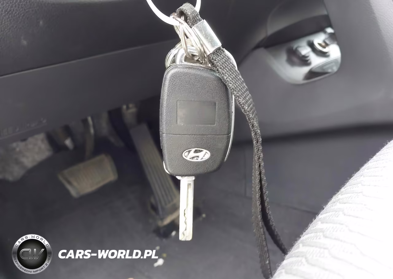 2017 Hyundai Santa Fe Sport 2.4L VIN:5NMZT3LB6HH024828 - 11
