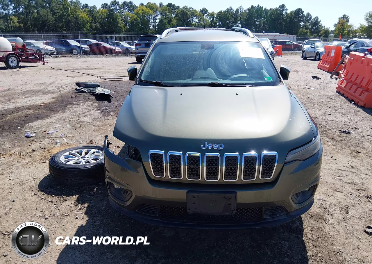 2019 Jeep Cherokee Latitude 4X4 VIN:1C4PJMCX8KD335076 - 13