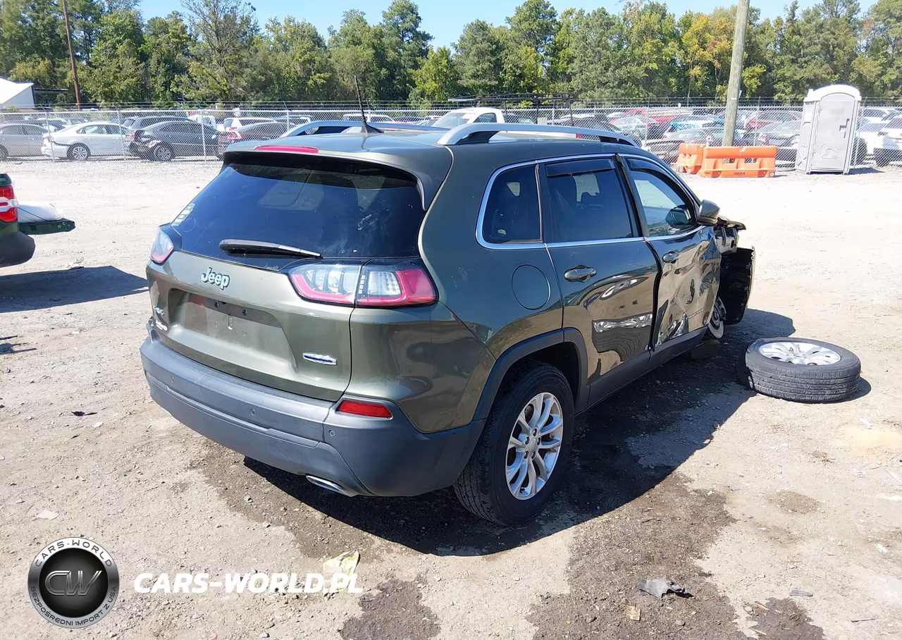2019 Jeep Cherokee Latitude 4X4 VIN:1C4PJMCX8KD335076 - 4
