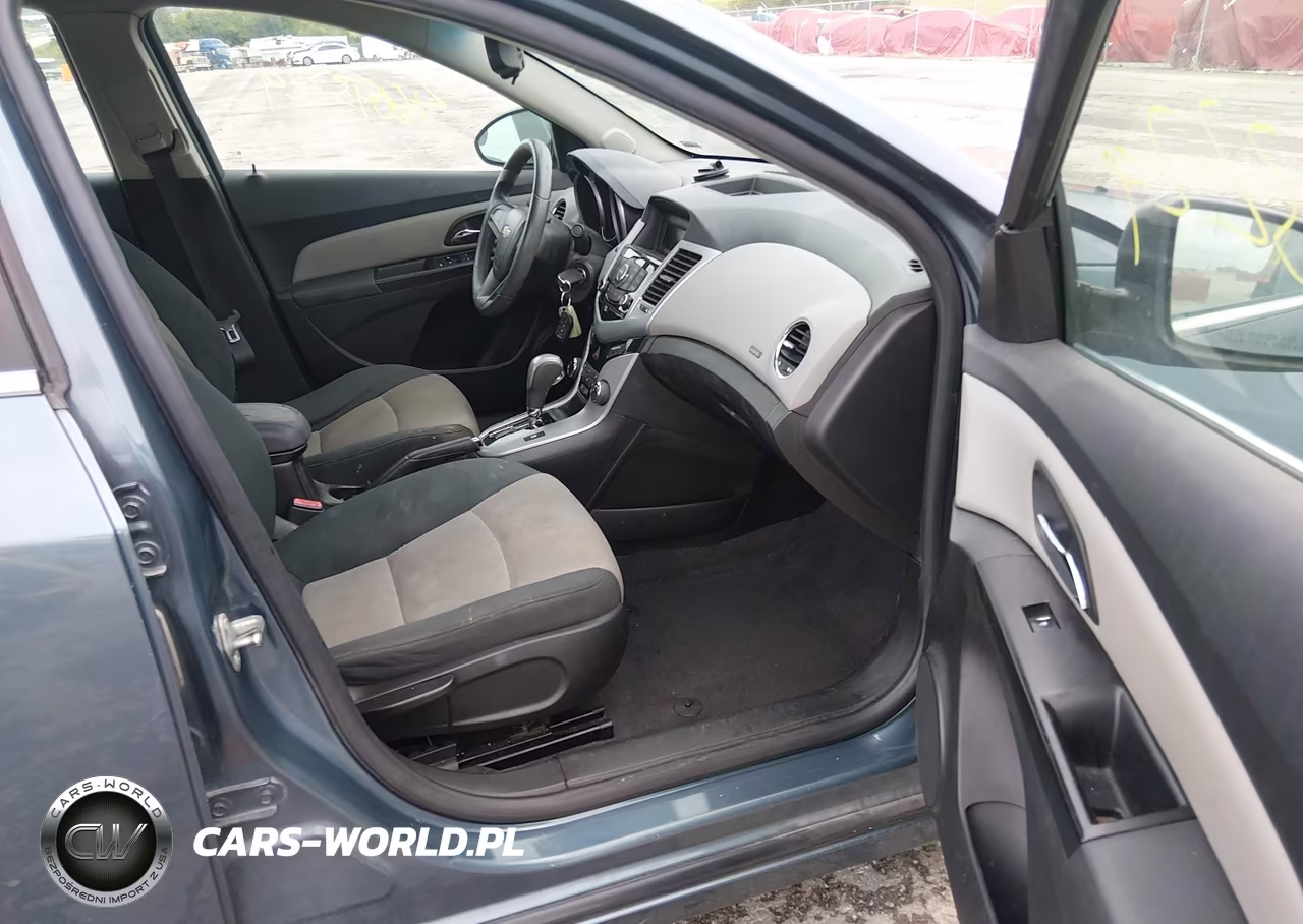 2012 Chevrolet Cruze Ls VIN:1G1PC5SH1C7235646 - 5