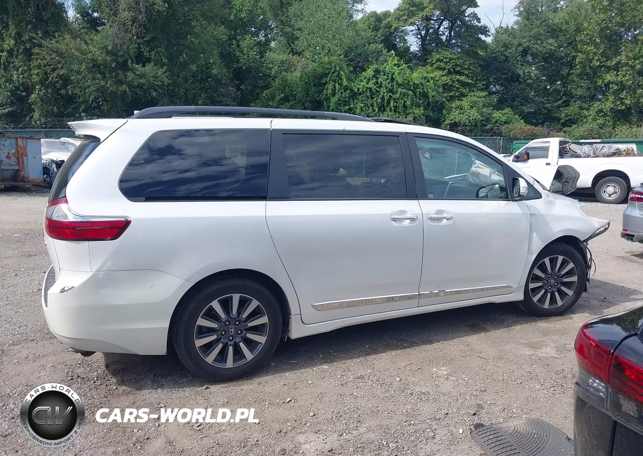 2018 Toyota Sienna Limited Premium 7 Passenger VIN:5TDYZ3DC2JS953239 - 14
