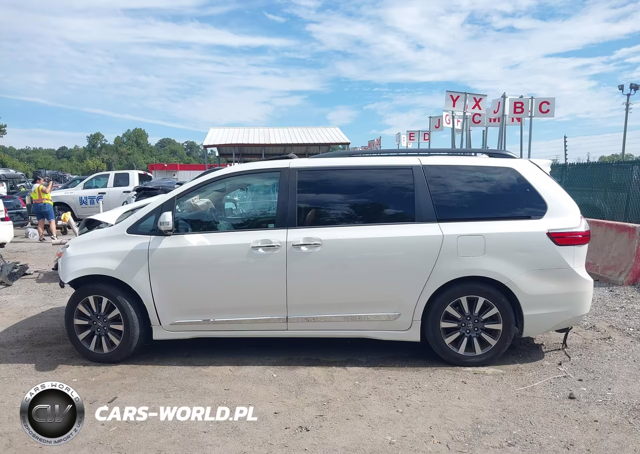 2018 Toyota Sienna Limited Premium 7 Passenger VIN:5TDYZ3DC2JS953239 - 15