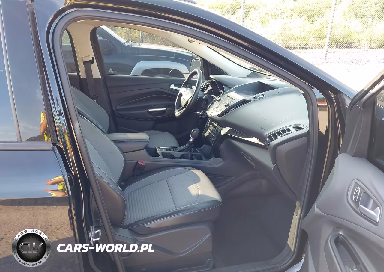 2017 Ford Escape Se VIN:1FMCU9G91HUB72158 - 5