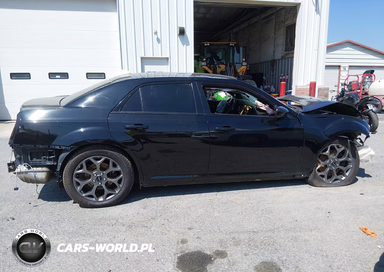 2018 Chrysler 300 VIN:2C3CCAGG0JH228935 - 13